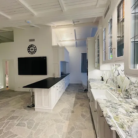 Villa 4 à Près De Monaco *
