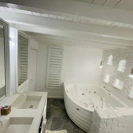 Villa 4 à Près De Monaco *